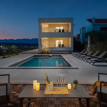 Sunset Bay - Amazing View And Large Heated Pool Ljubač