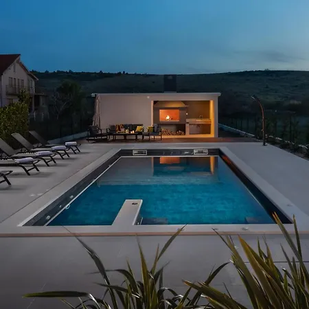 Sunset Bay - Amazing View And Large Heated Pool Вилла