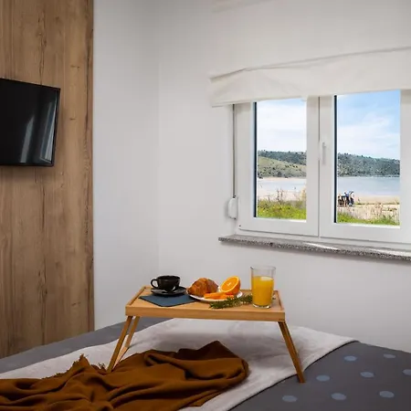 Вилла Sunset Bay - Amazing View And Large Heated Pool Любач