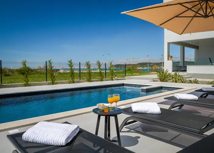 Sunset Bay - Amazing View And Large Heated Pool Villa *