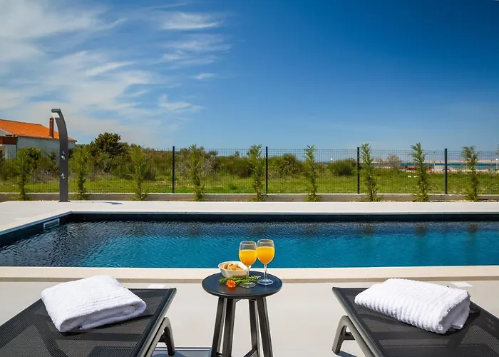 Villa Sunset Bay - Amazing View And Large Heated Pool *